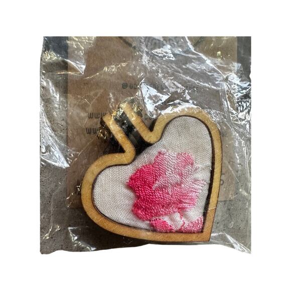 Medium Heart Handmade Embroidered Loom Pendants from Vintage Handkerchiefs - Picture 3 of 7